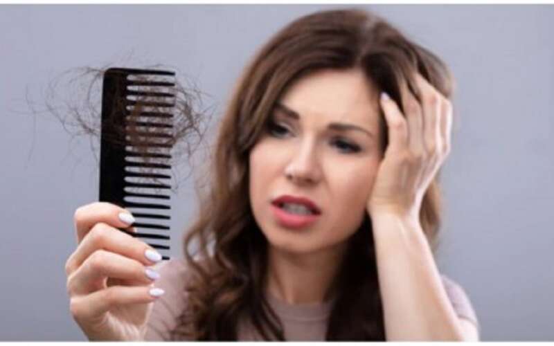 Hair Fall Home Remedies: इन तीन चीजों को अपनाने से झड़ते बालों से मिलेगा छुटकारा